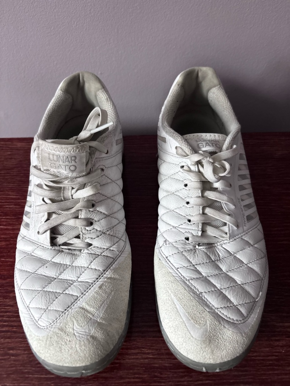 Nike Men’s Size 9 White Quilted Futsol Shoes Lunar Gato
